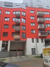 Pronájem garážového stání v novostavbě bytového domu, ul. Bartoškova, Praha 4